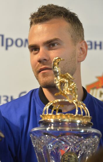 Honoring PFC CSKA Moscow - Russian Football Champions