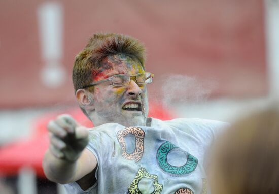 Holi festival of colors in Moscow