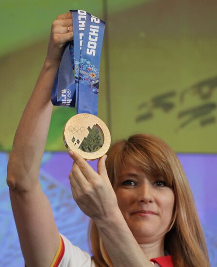 2014 Winter Olympics medals unveiled