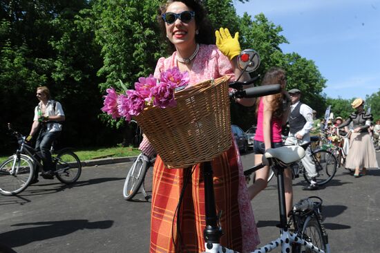 English style bike ride in Moscow