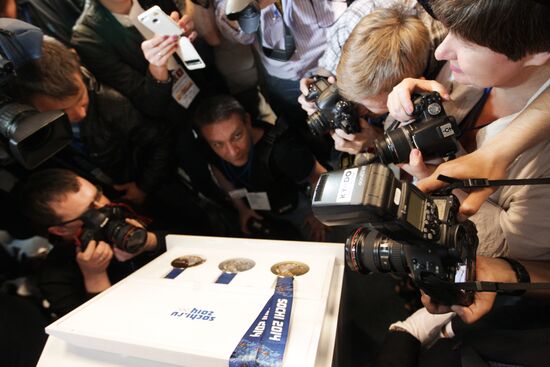 2014 Winter Olympics medals unveiled