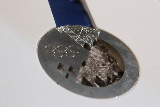 2014 Winter Olympics medals unveiled