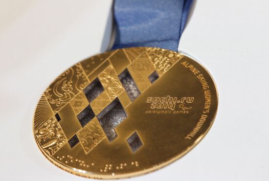 2014 Winter Olympics medals unveiled