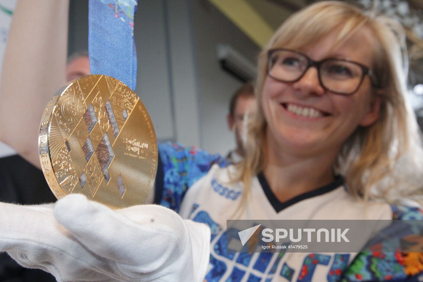 2014 Winter Olympics medals unveiled