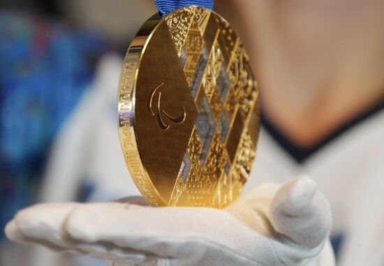 2014 Winter Olympics medals unveiled