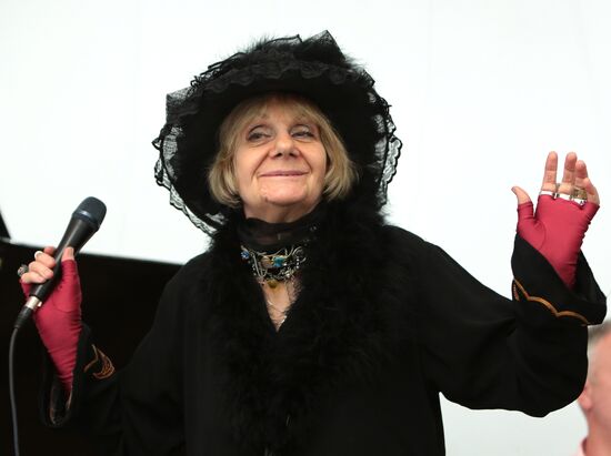 Concert by Lyudmila Petrushevskaya