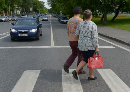 Motorists will be fined for crossing stop line