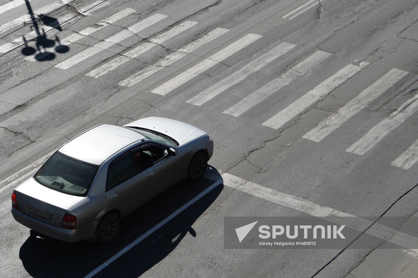 Motorists will be fined for crossing stop line