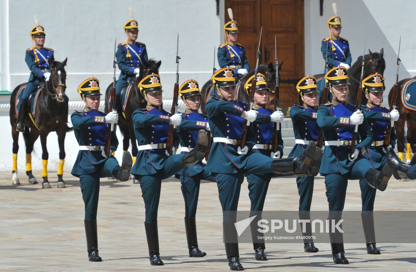 Guard mounting ceremony in Moscow's Kremlin
