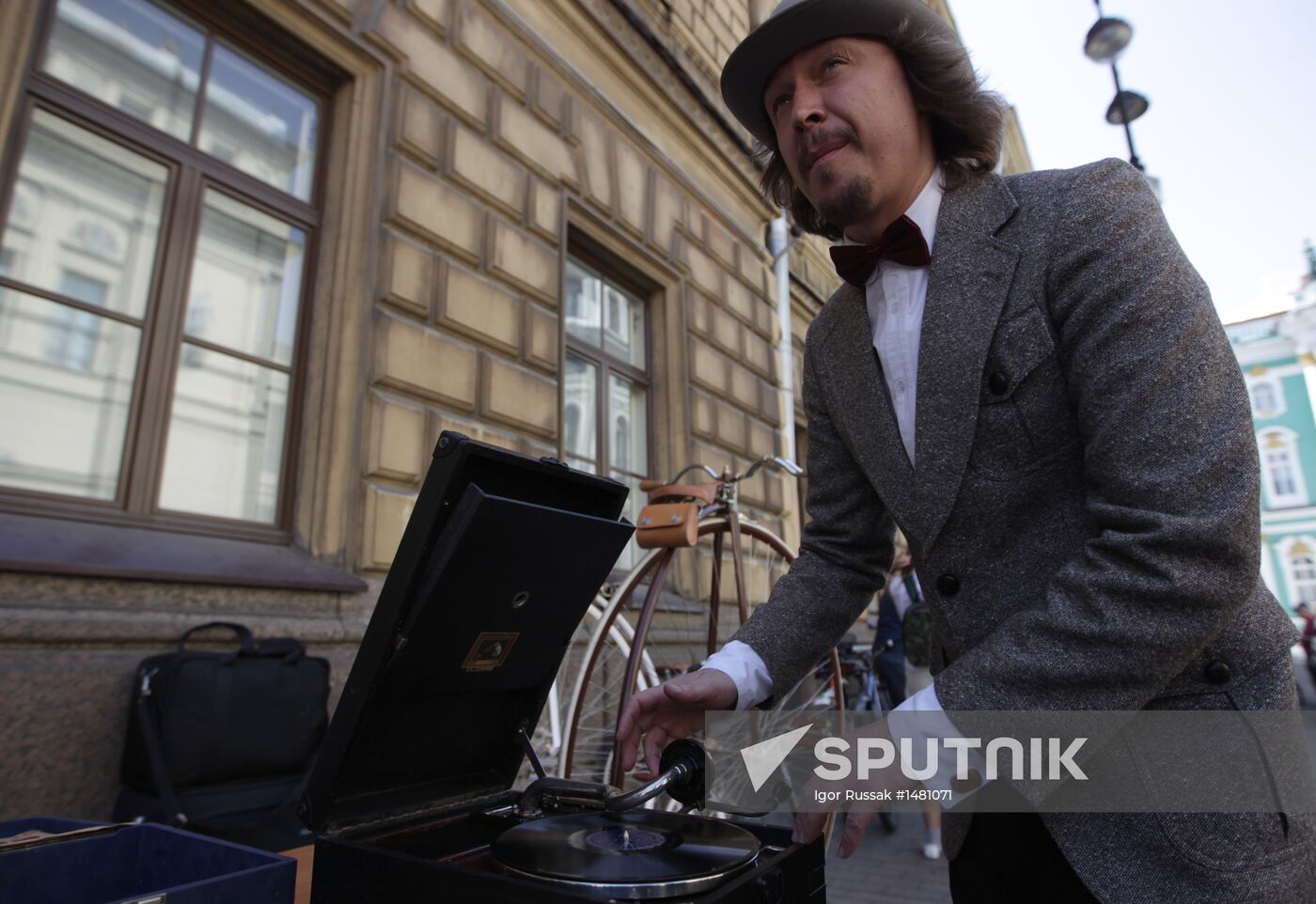 Tweed Ride in St. Petersburg