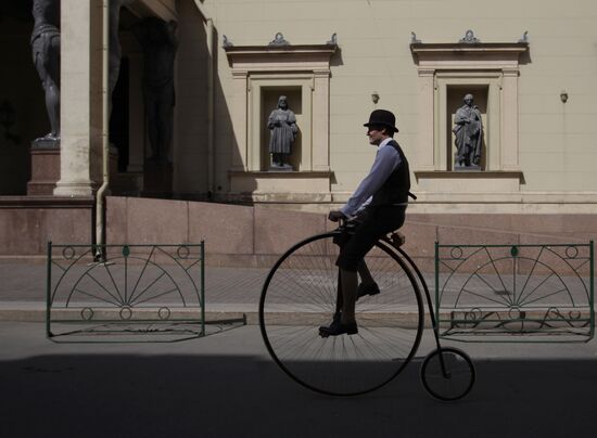Tweed Ride in St. Petersburg