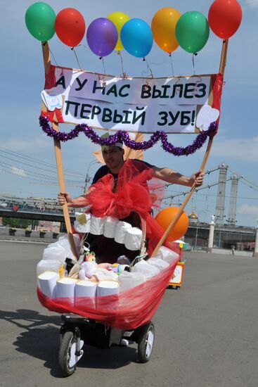 Parade of prams in Gorky Park