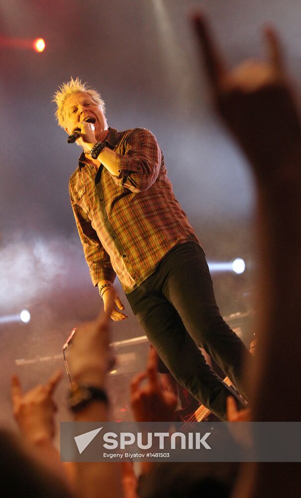 The Offspring perform in Moscow