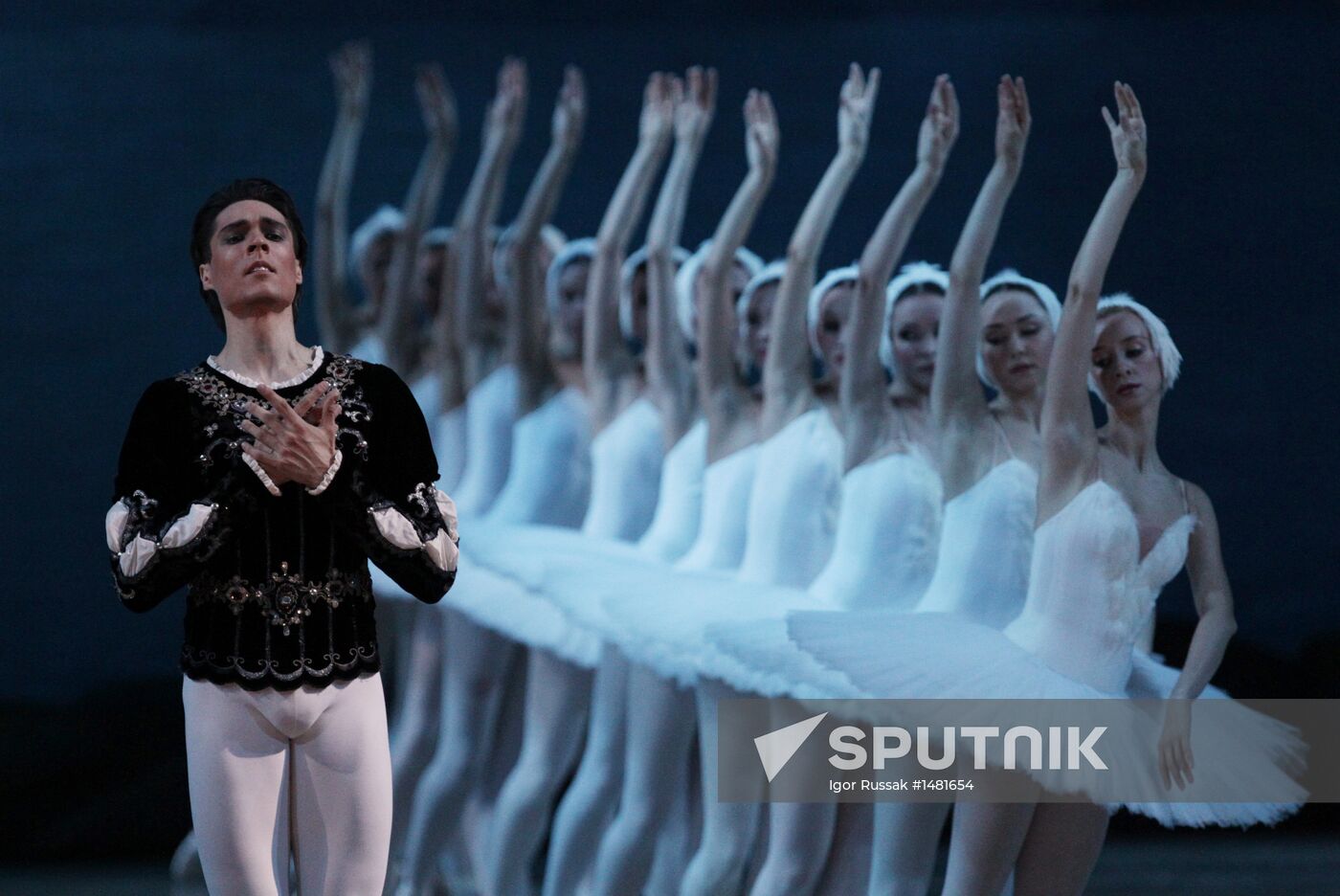 Rehearsal of Swan Lake ballet's 3D broadcast