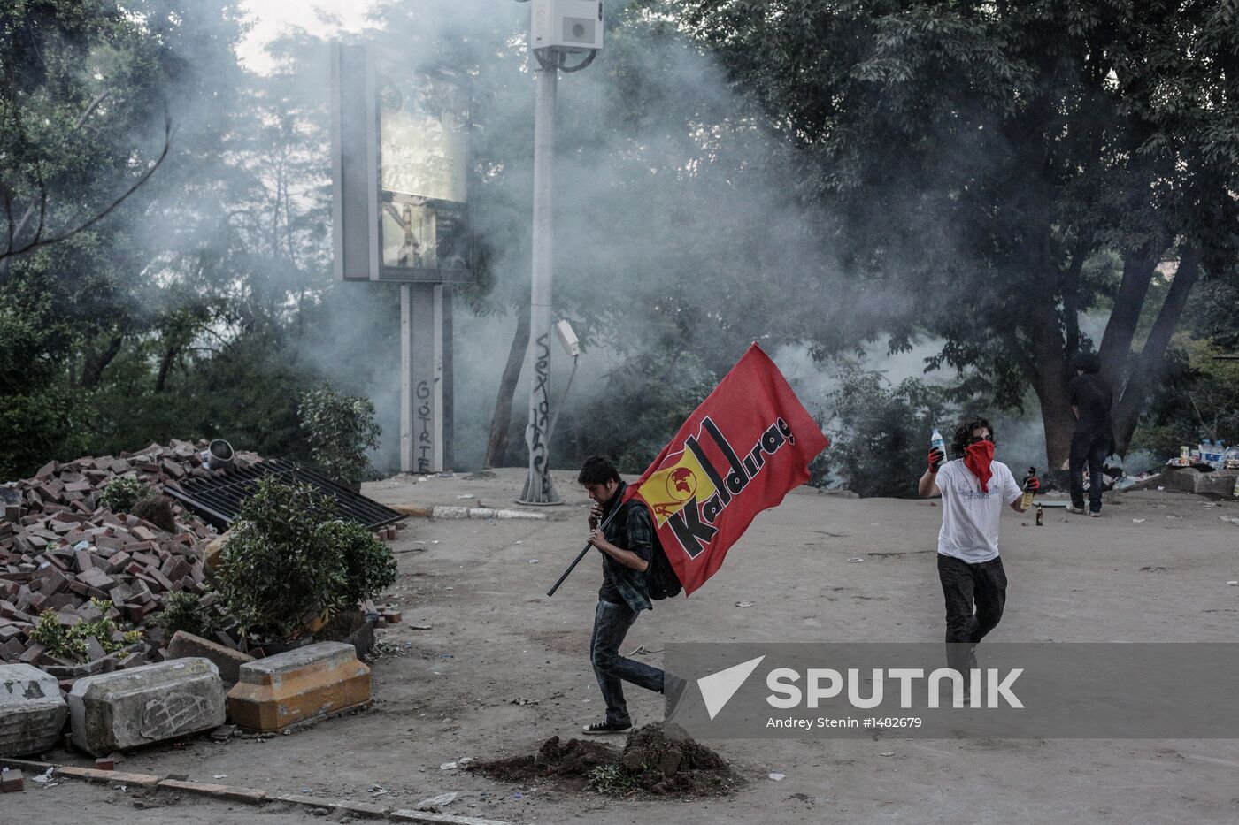 Protesters clash with police in Turkey