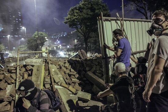 Protesters clash with police in Turkey