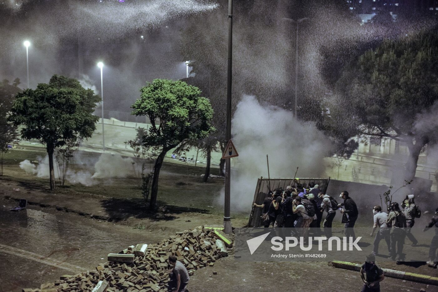 Protesters clash with police in Turkey