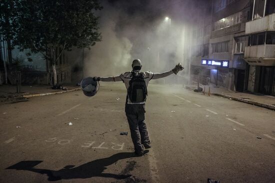 Protesters clash with police in Turkey