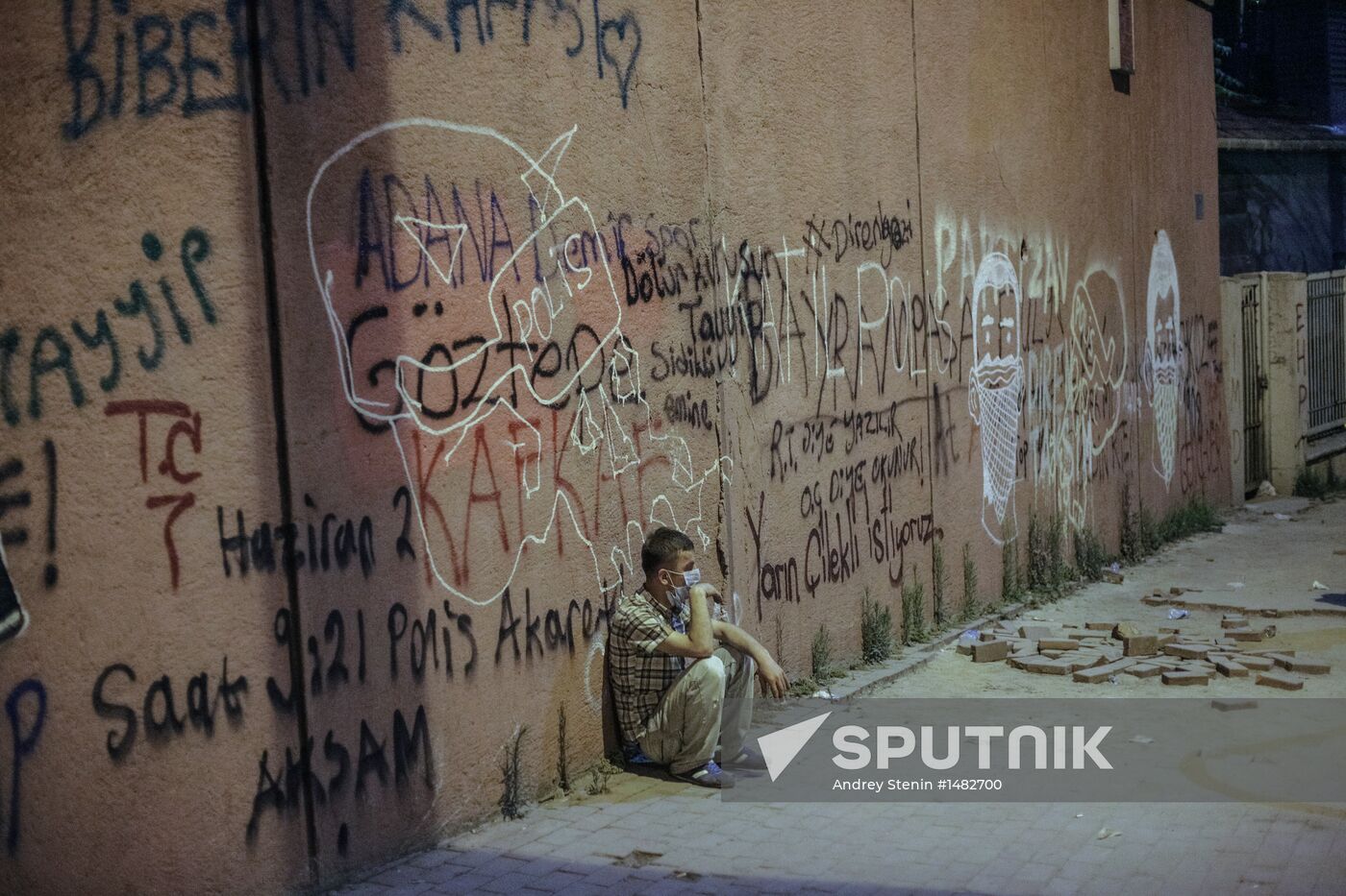 Protesters clash with police in Turkey