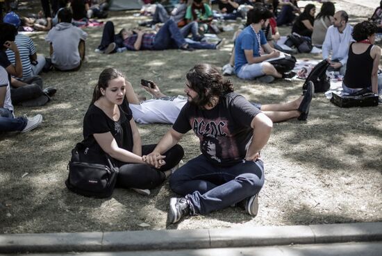 Protesters clash with police in Turkey