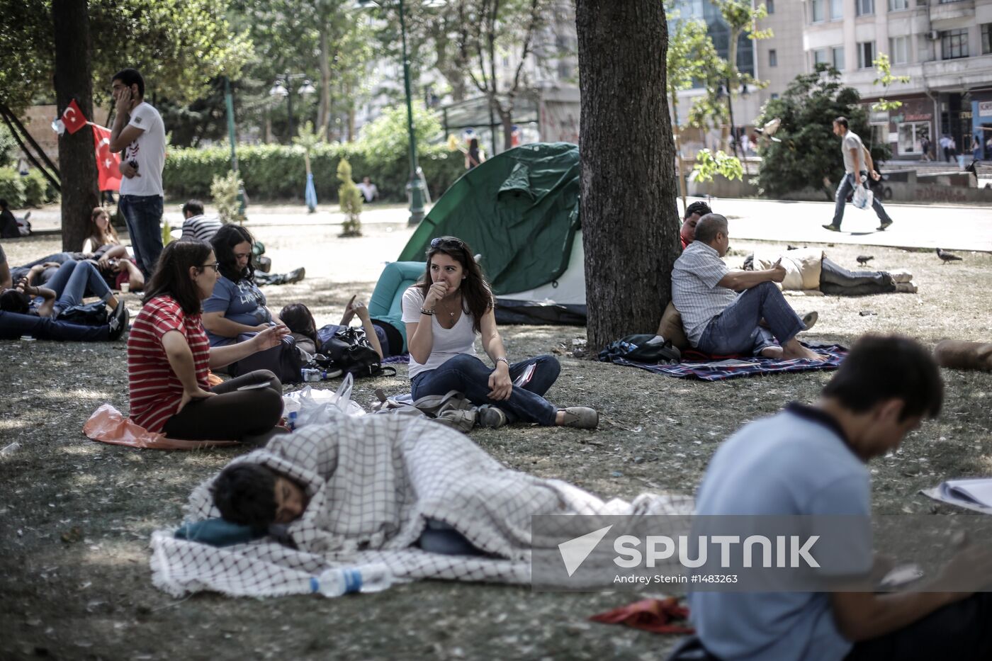 Protesters clash with police in Turkey