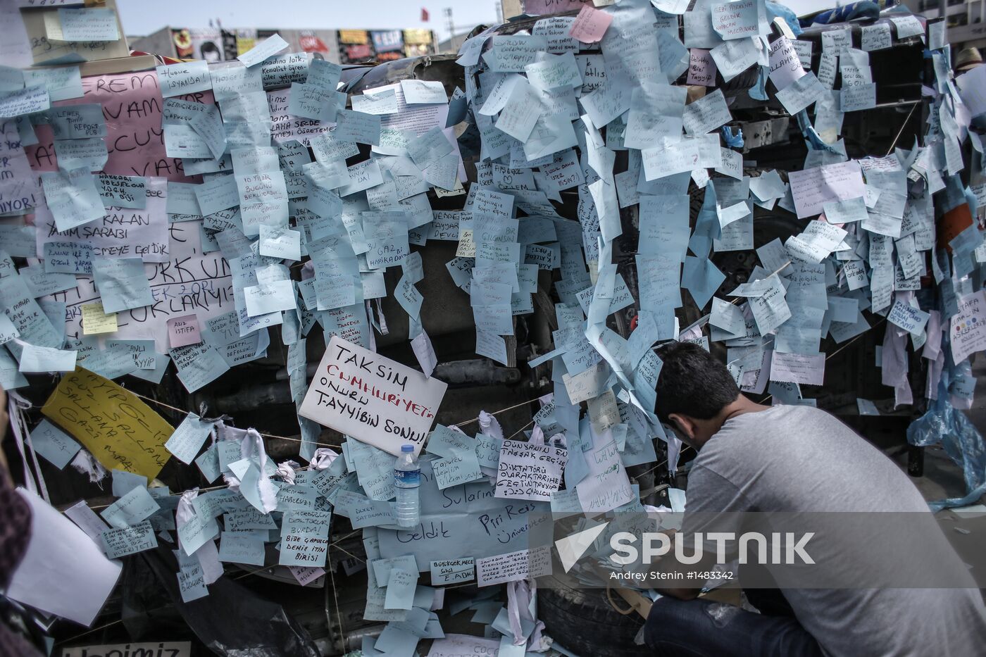 Protesters clash with police in Turkey