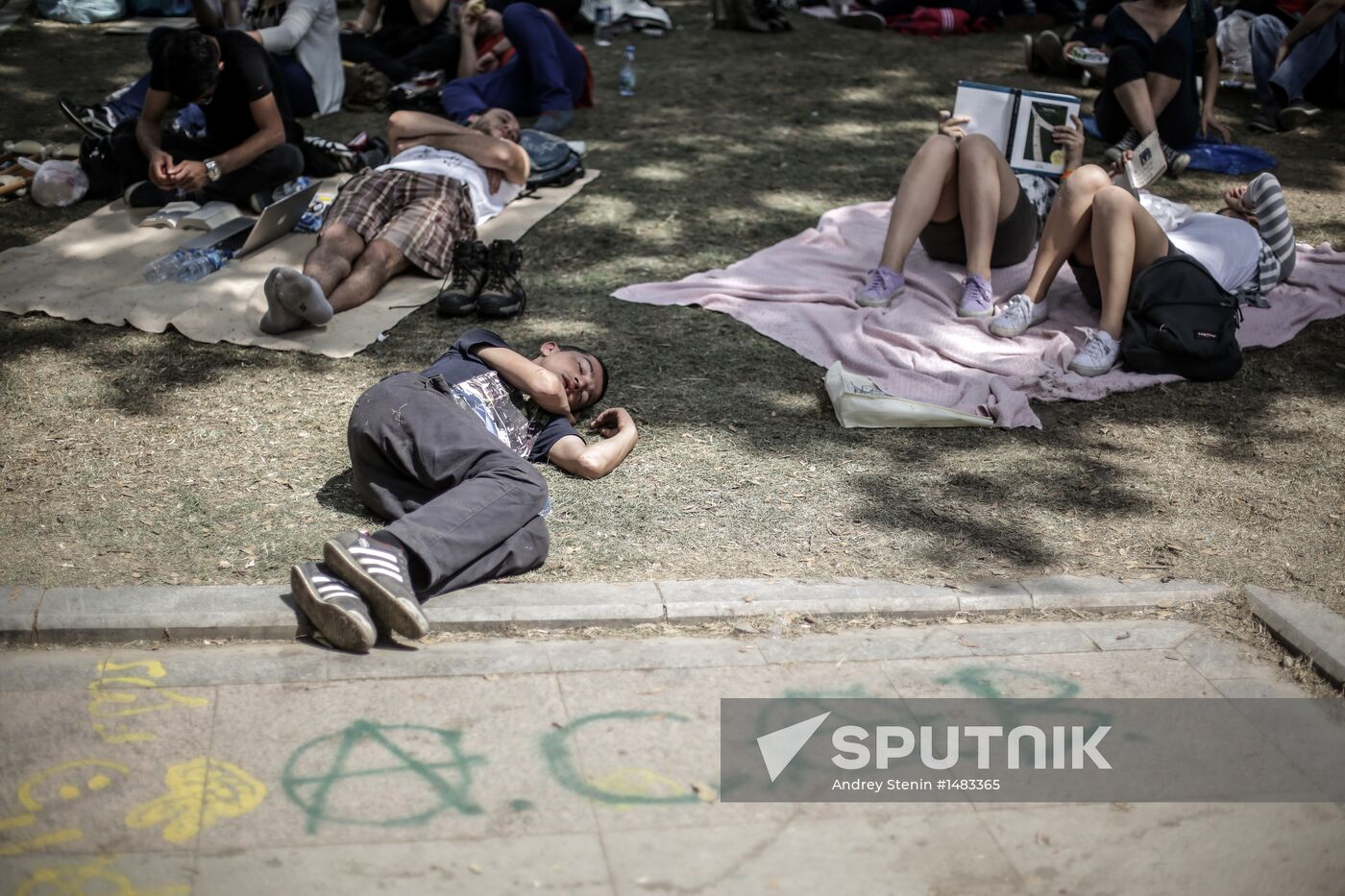 Protesters clash with police in Turkey