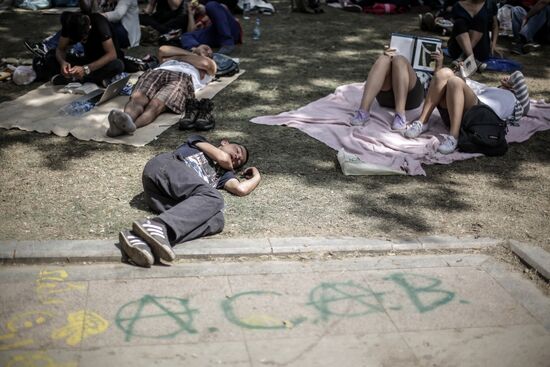 Protesters clash with police in Turkey