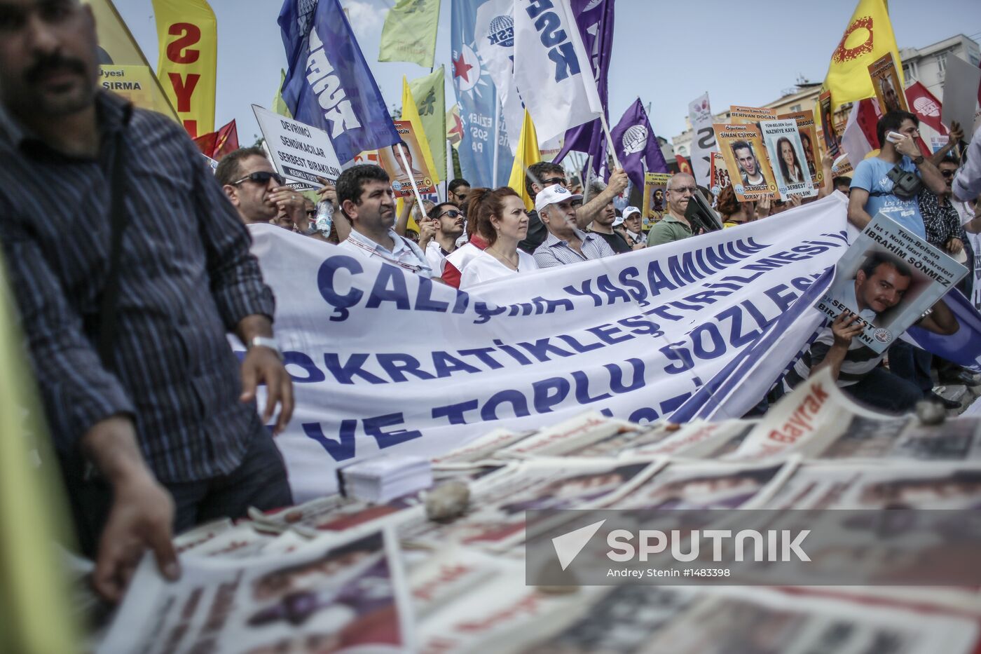 Protesters clash with police in Turkey