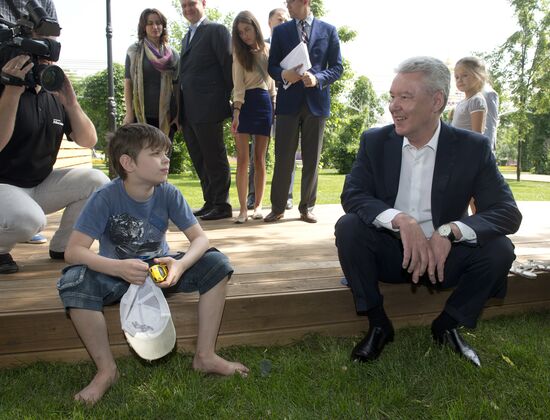 Sergei Sobyanin inspects improvement work in Bauman Garden