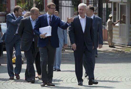 Sergei Sobyanin inspects improvement work in Bauman Garden
