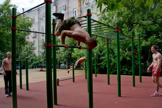 Sergei Sobyanin inspects improvement work in Bauman Garden