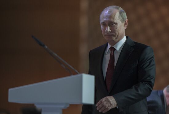Putin speaks at International Drug Enforcement Conference