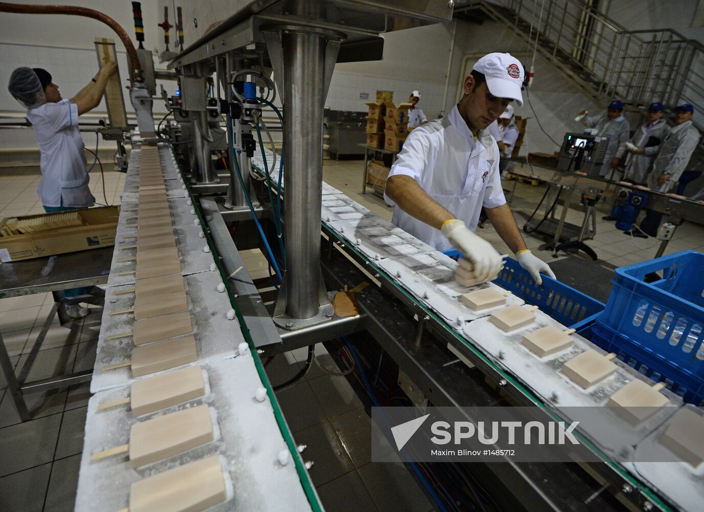 Production of ice cream at Chistaya Liniya factory