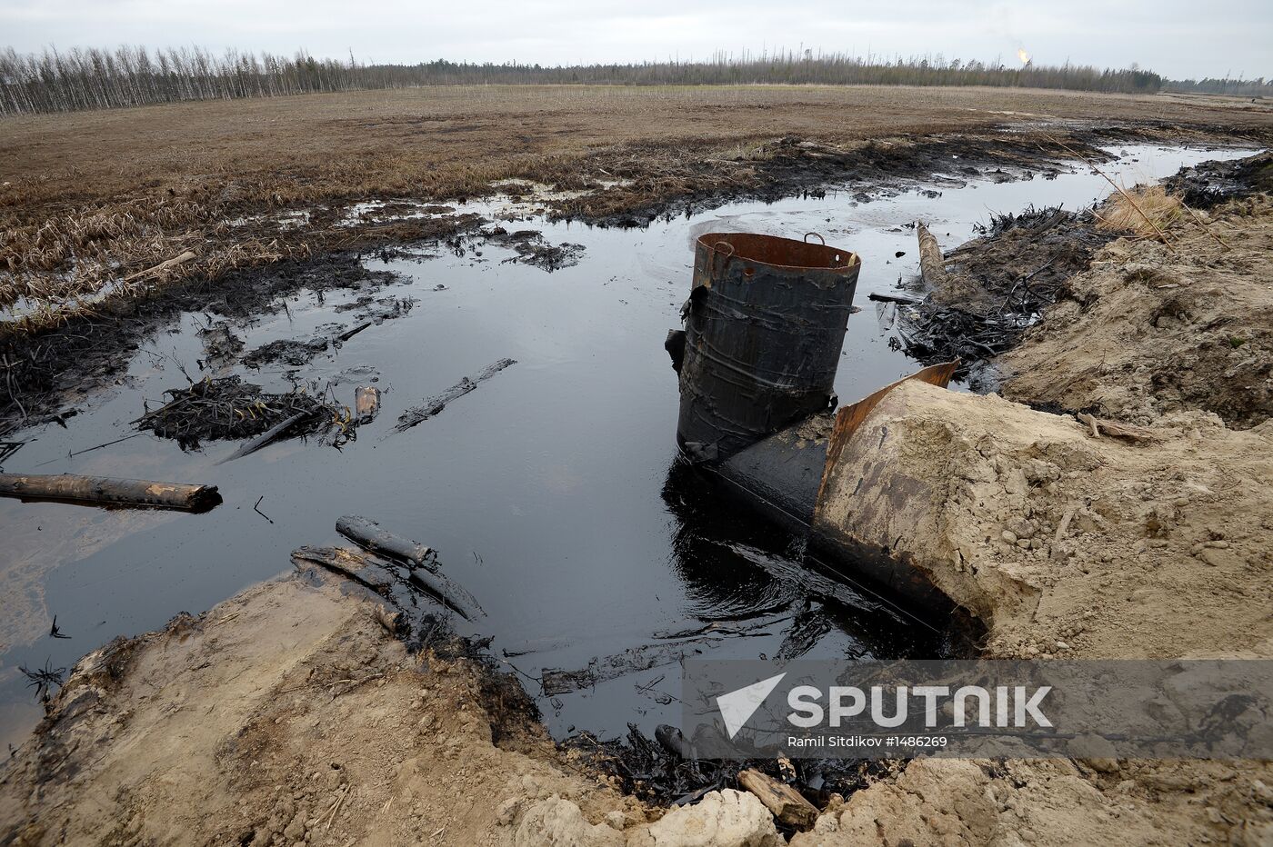 Oil spills at Mamontovskoye oil field in Khanty-Mansi Okrug
