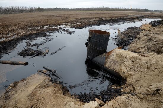 Oil spills at Mamontovskoye oil field in Khanty-Mansi Okrug