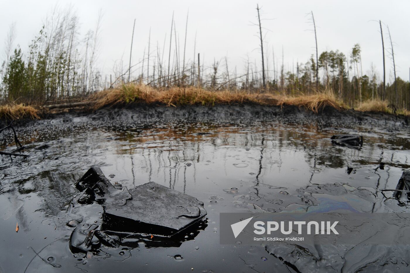 Oil spills at Mamontovskoye oil field in Khanty-Mansi Okrug