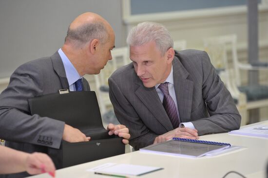 Vladimir Putin conducts meeting on secondary school education