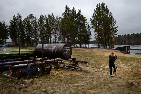 Indigenous people of oil-rich land