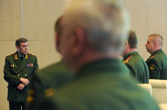 Vladimir Putin visits main command center, Russian armed forces