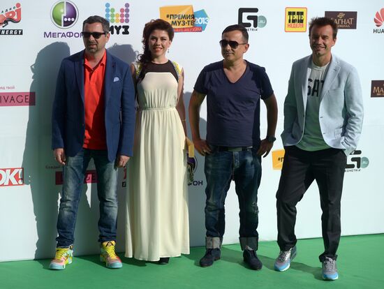 11th popular music awards Muz-TV 2013