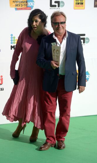 11th popular music awards Muz-TV 2013