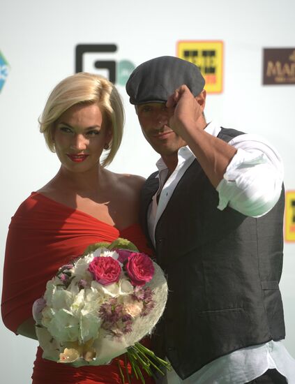 11th popular music awards Muz-TV 2013