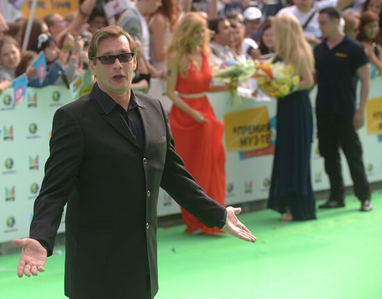 11th popular music awards Muz-TV 2013