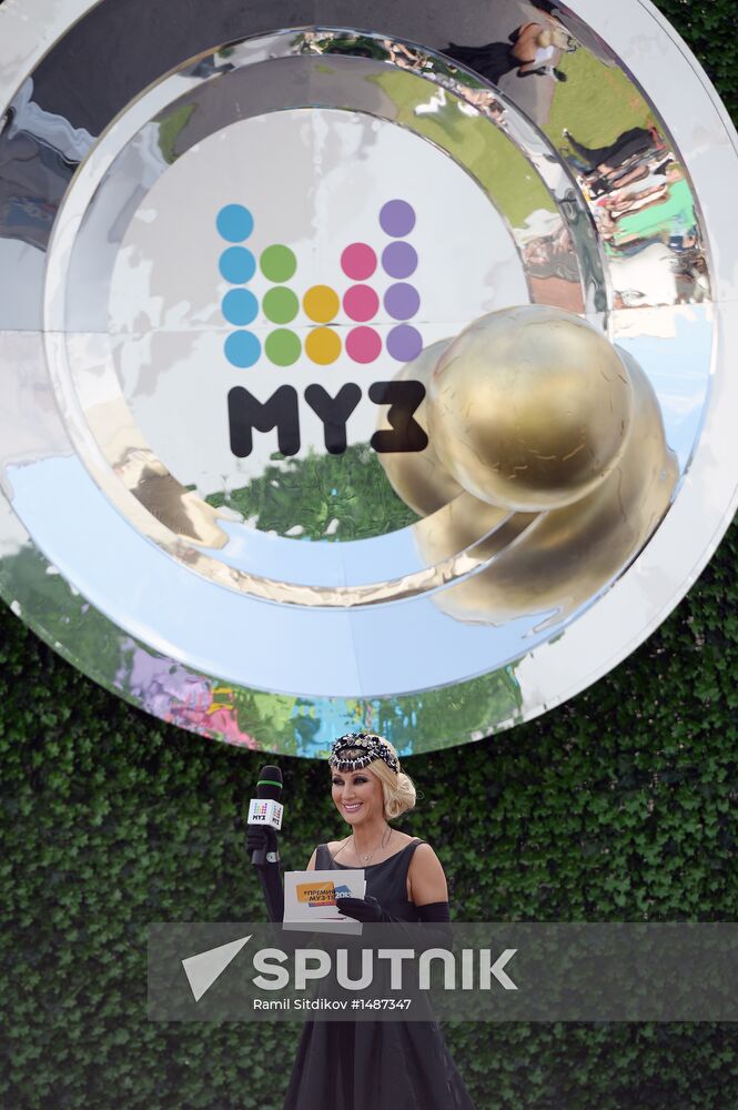 11th popular music awards Muz-TV 2013