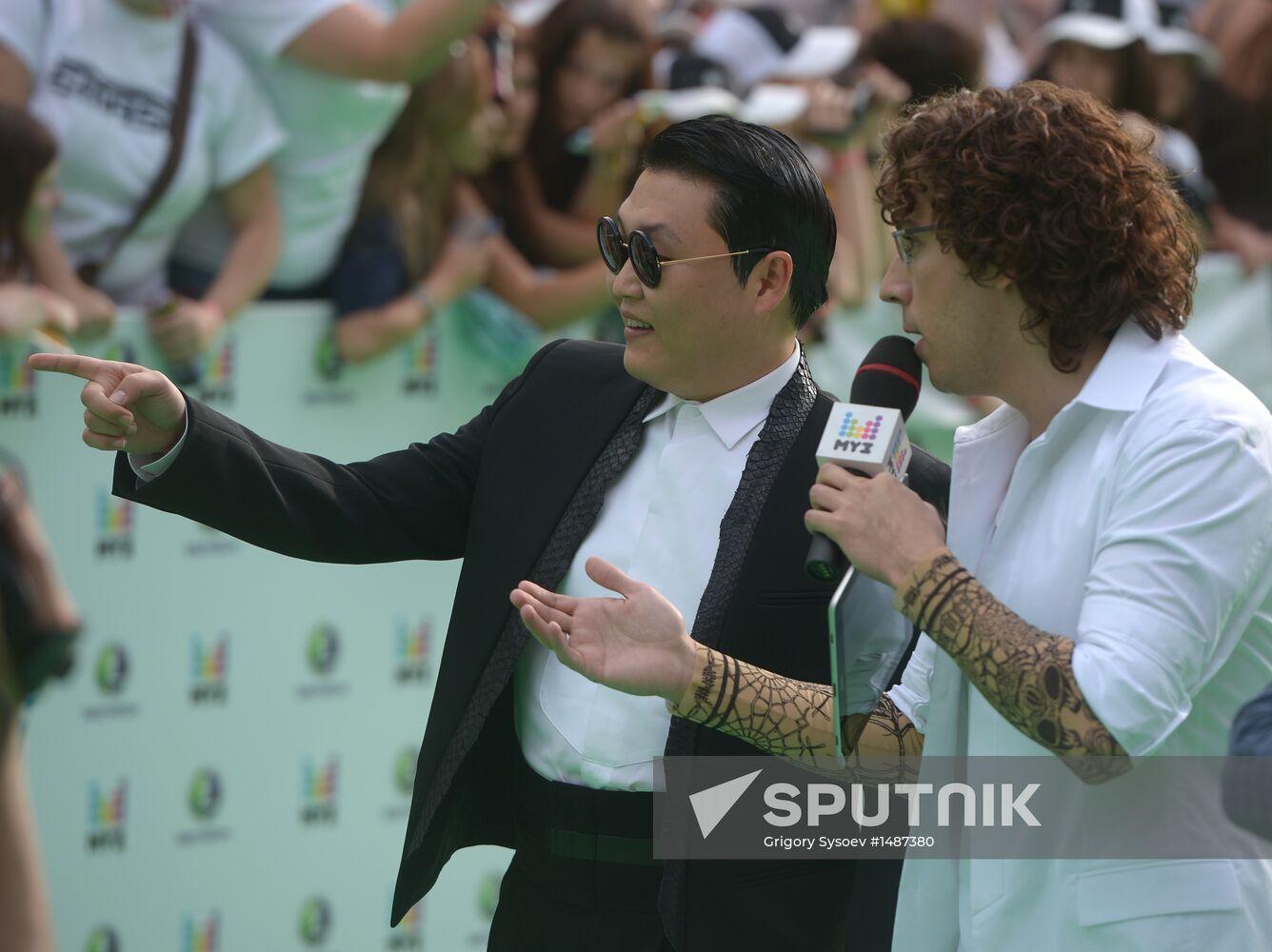 11th popular music awards Muz-TV 2013