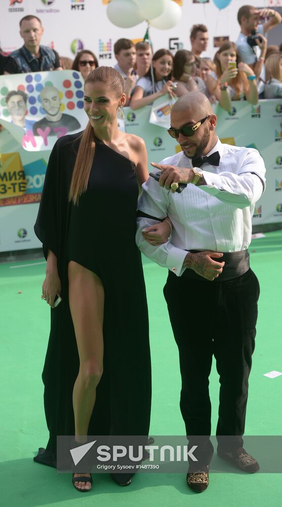 11th popular music awards Muz-TV 2013