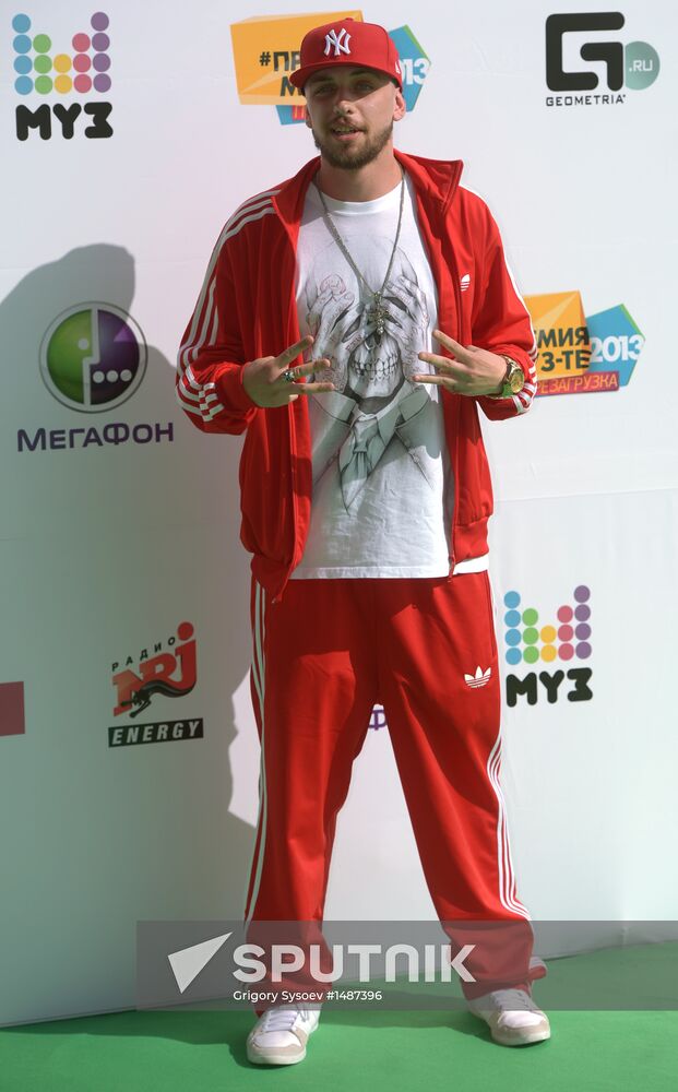 11th popular music awards Muz-TV 2013
