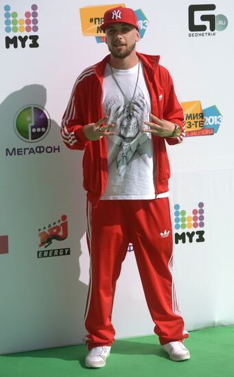 11th popular music awards Muz-TV 2013