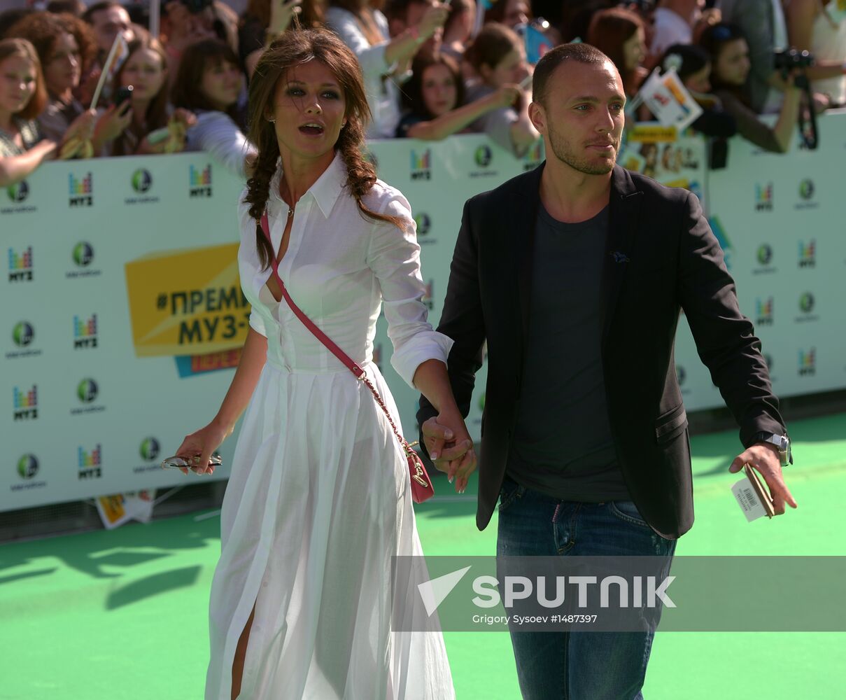 11th popular music awards Muz-TV 2013